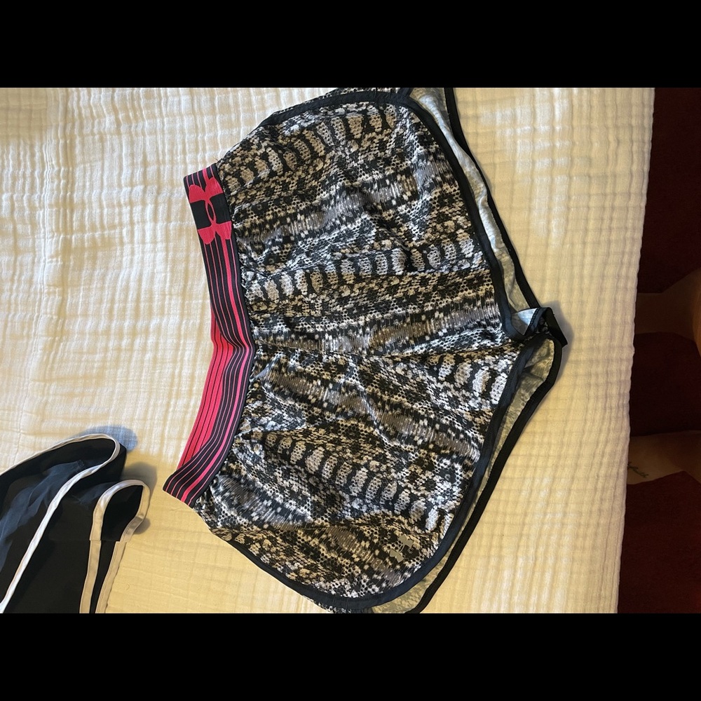 Under armour running shorts size M